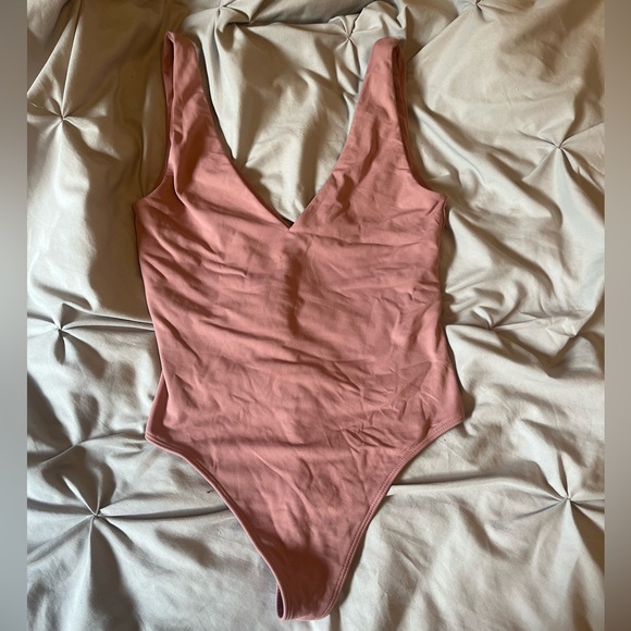 Babaton Tops - Babaton pink contour body suit